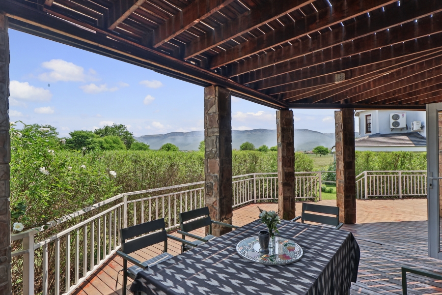 4 Bedroom Property for Sale in The Coves North West